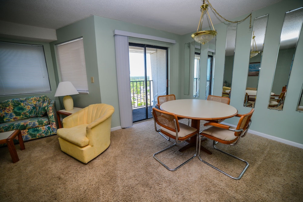 Myrtle Beach Resort by Beach Vacations 64/79