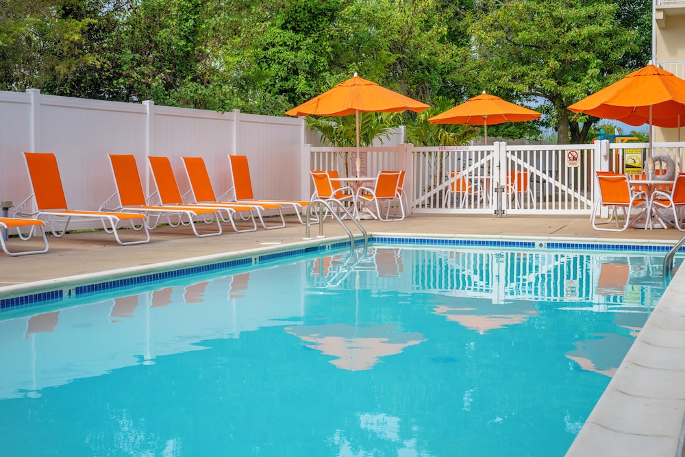 The Bay Resort 5/50