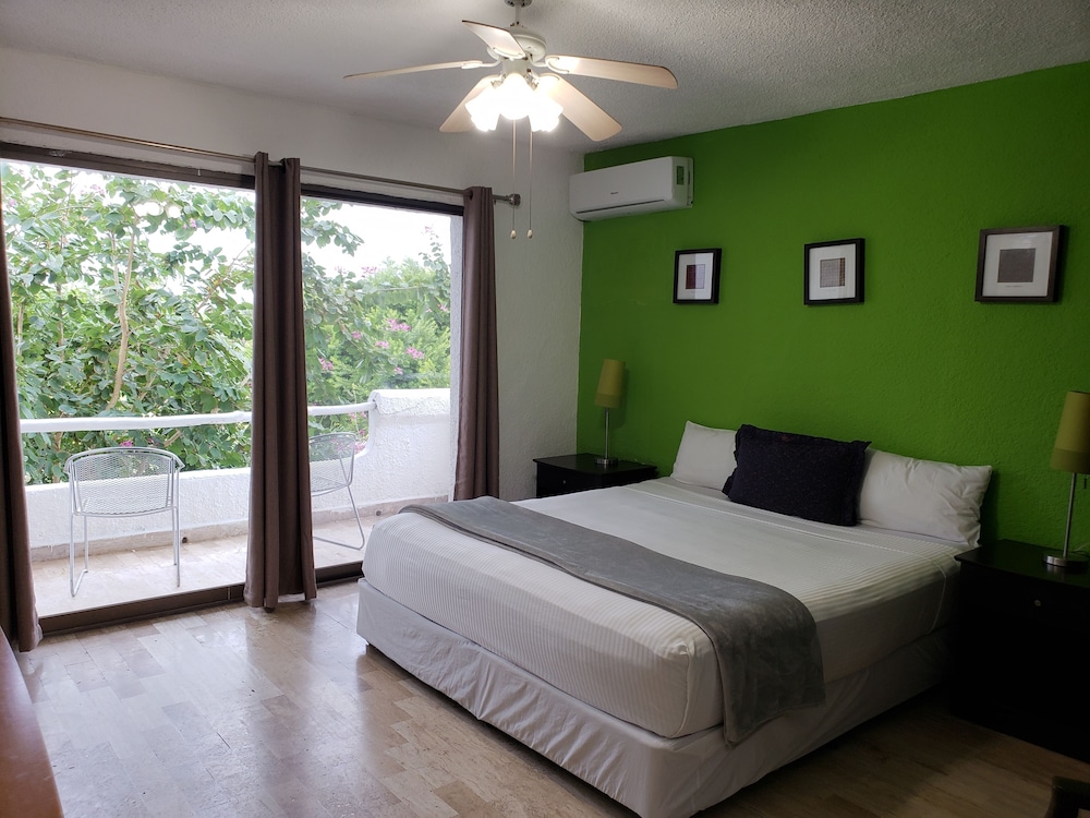 Hotel Green 16 Extended Stay 12/49