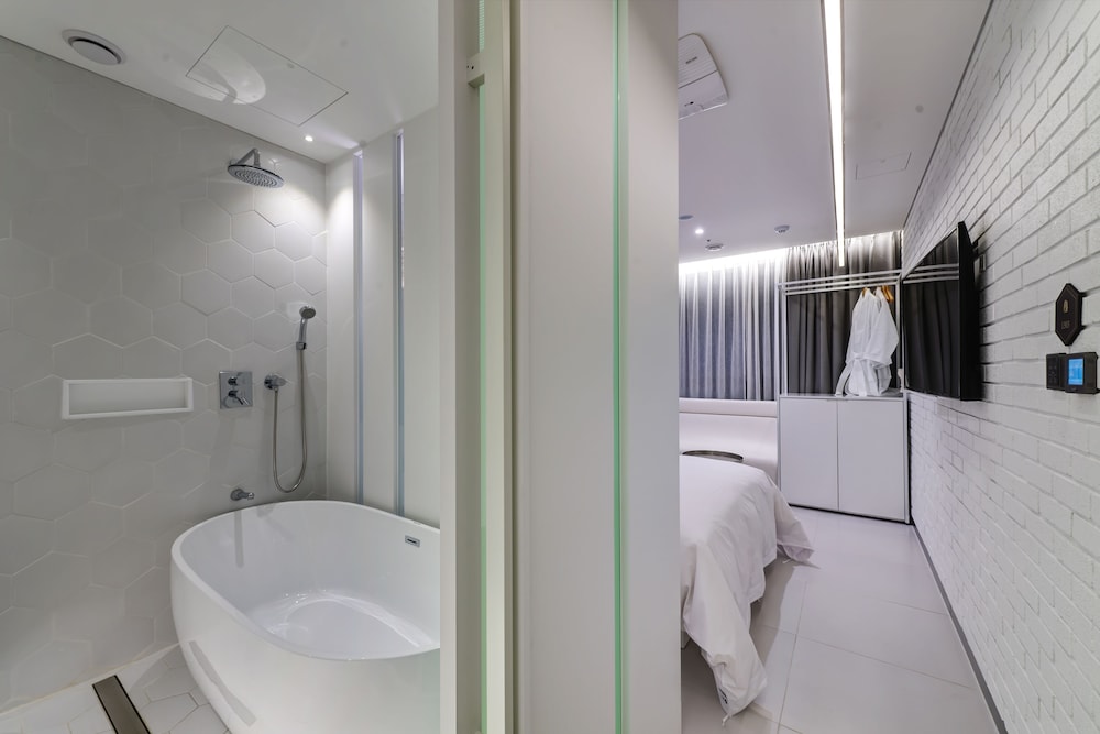HOTEL THE DESIGNERS DDP 46/53