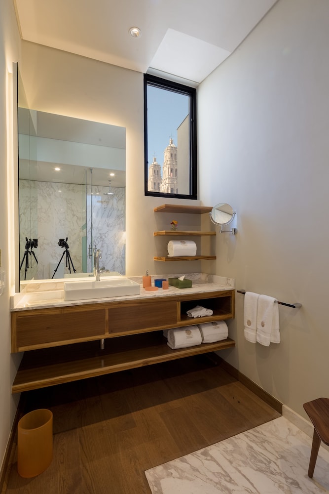 Central Hotel Boutique 35/38