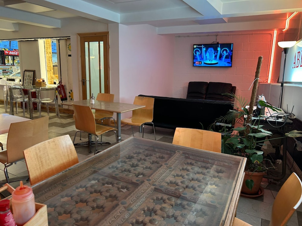 Abbey Point Cafe B B 38/59