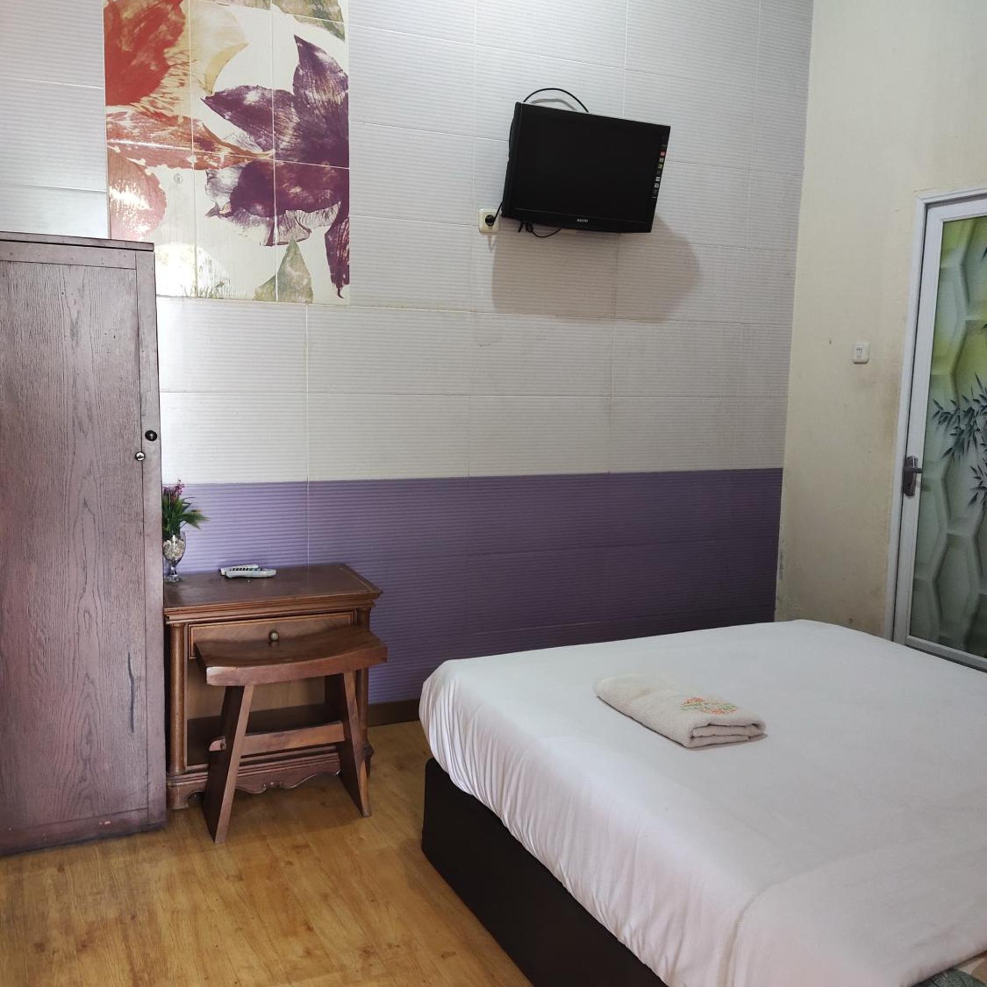 OYO 1239 Mojokerto Classic Homestay 10/41