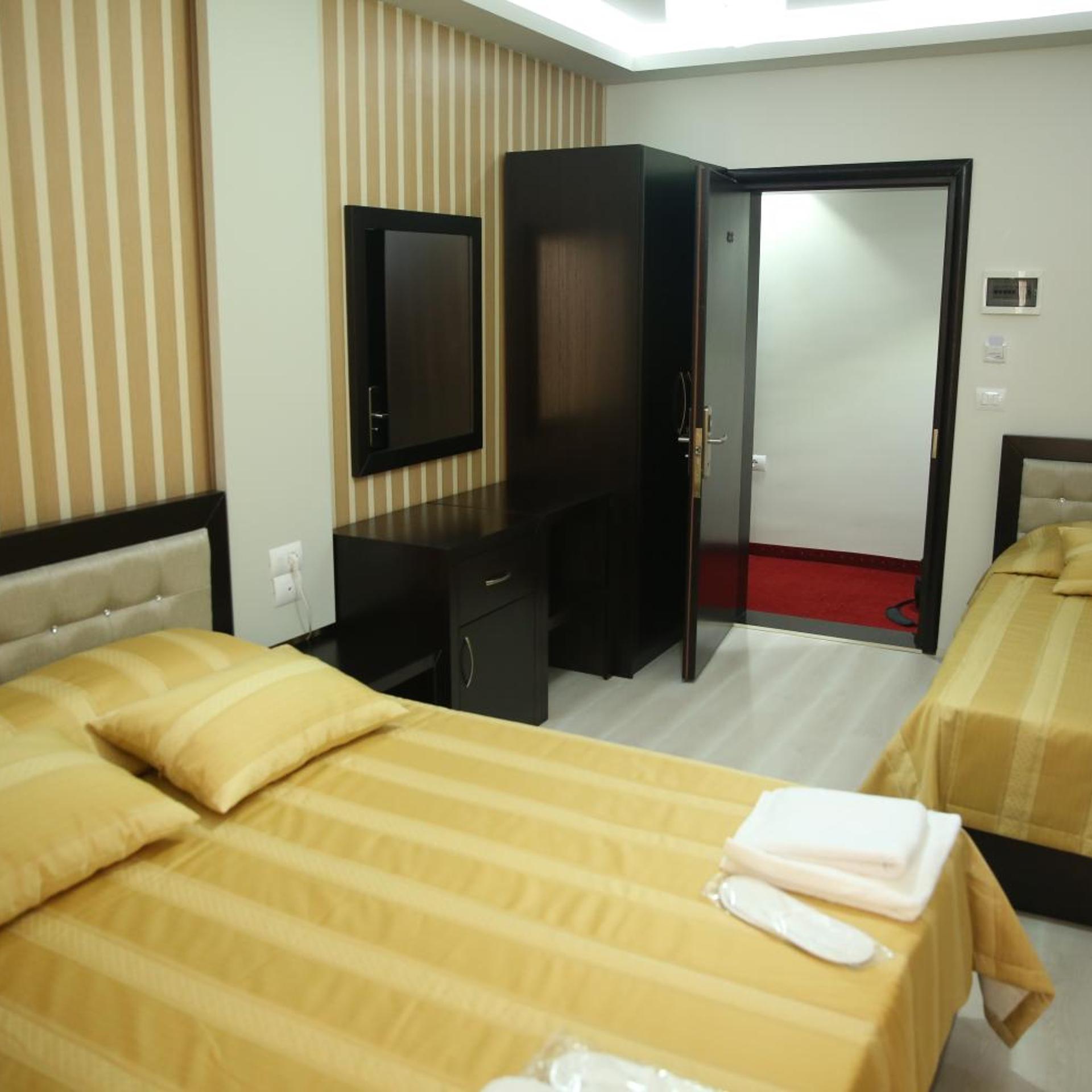 Hotel Pogradeci 37/55