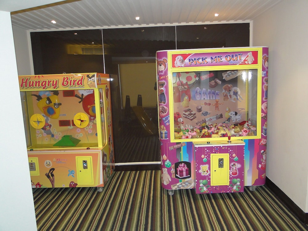 Grand Mercure Agra 6/50