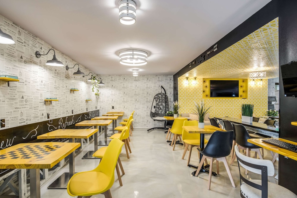 restaurant-cafeteria