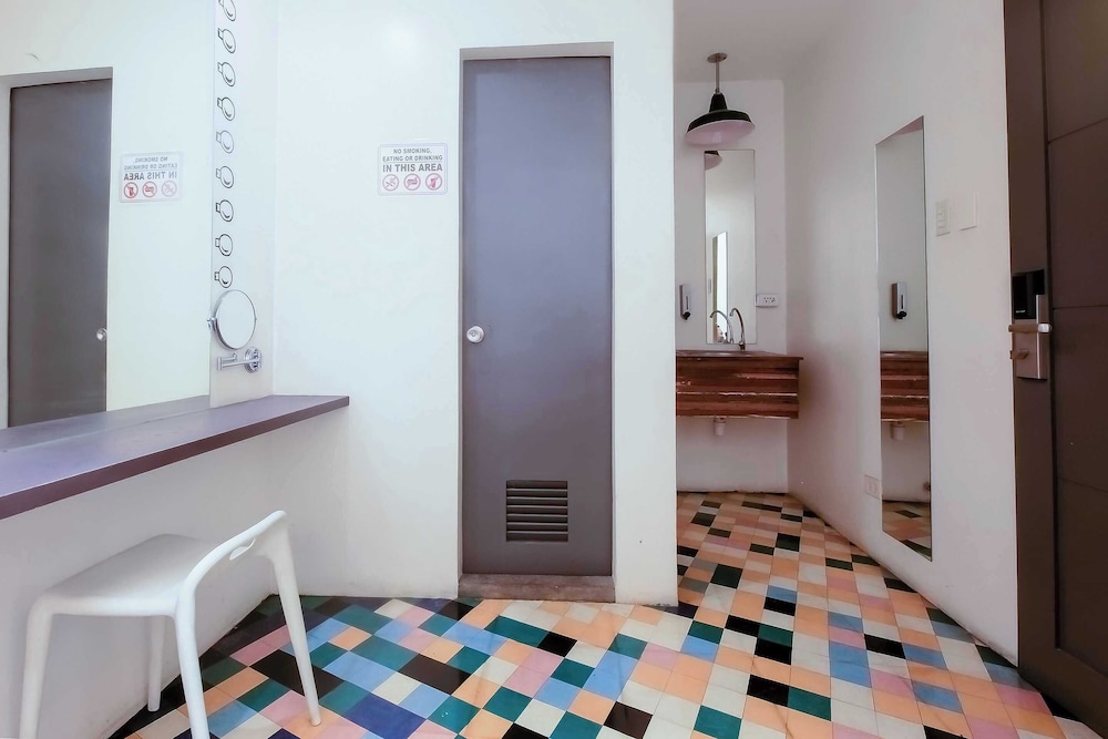 Junction Hostels 47/50