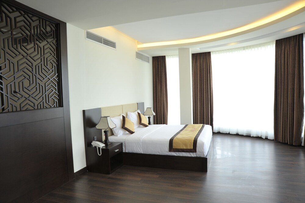 International Hotel 15/63