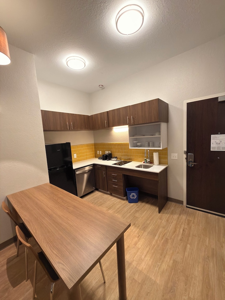 Mainstay Suites - Oklahoma City Airport 47/56
