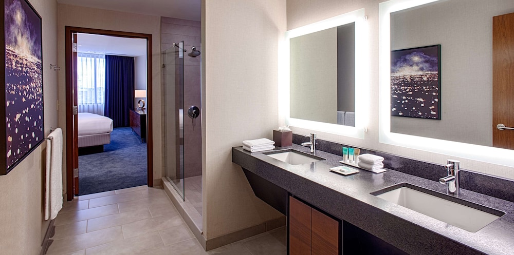 Hyatt Regency 58/59