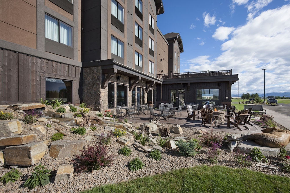 Glacier International Lodge 47/48