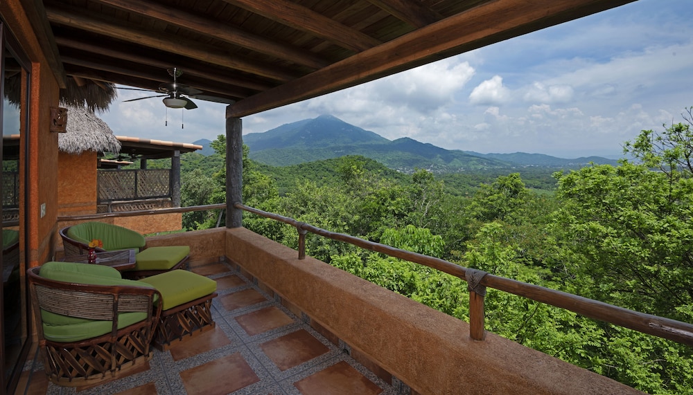 El Corazon Resort 11/48
