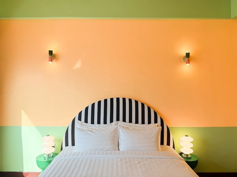 The Tres Hotel 34/67