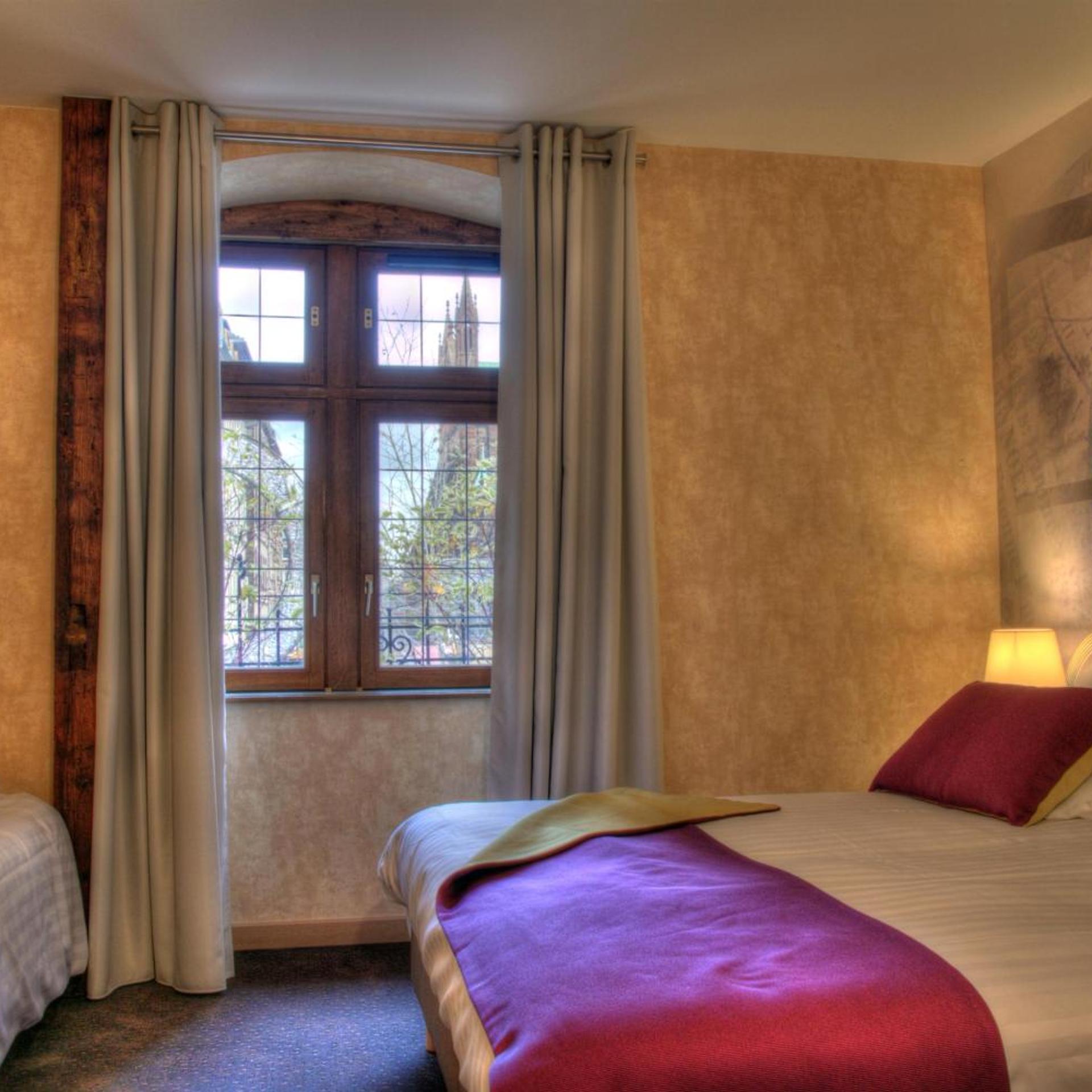 Room, Triple, Cathedral View