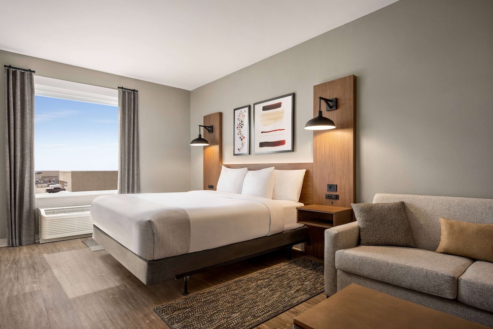 Hawthorn Extended Stay by Wyndham Del Rio 23/65