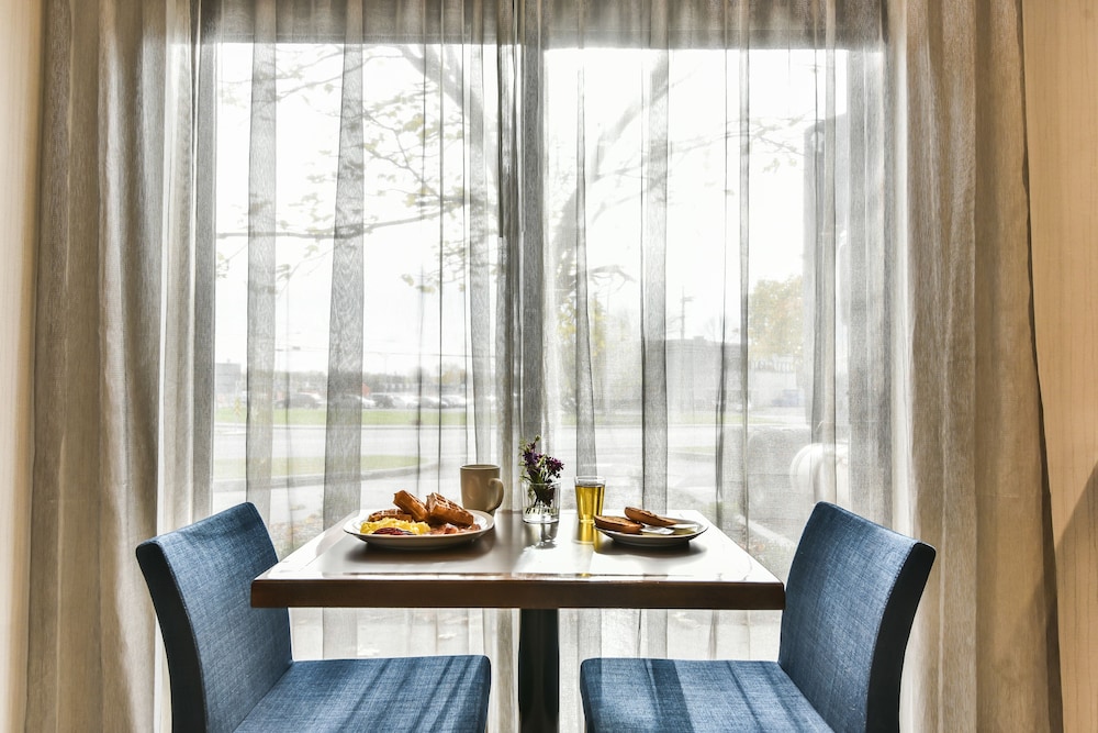 Comfort Inn Montreal Aeroport 22/25