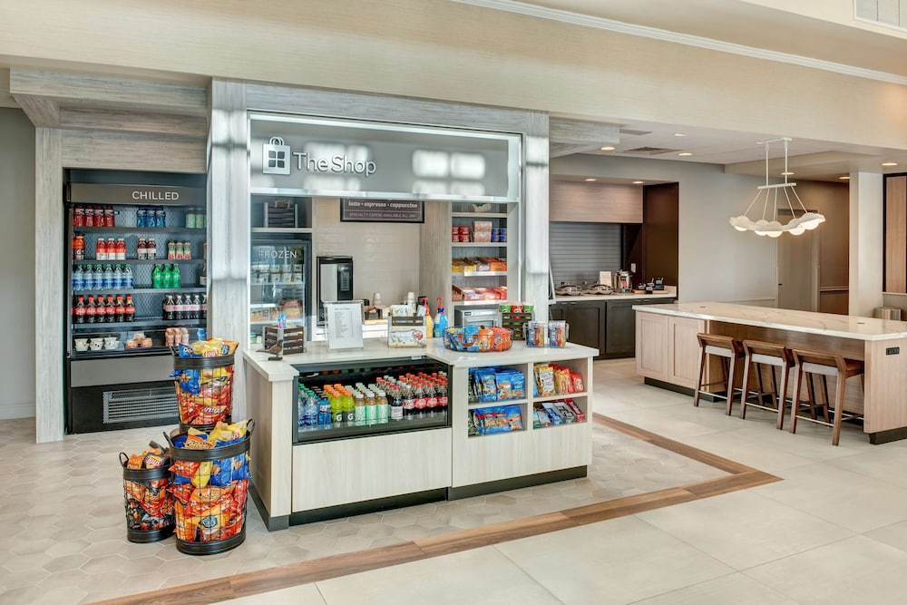 Hilton Garden Inn Lakewood 36/52