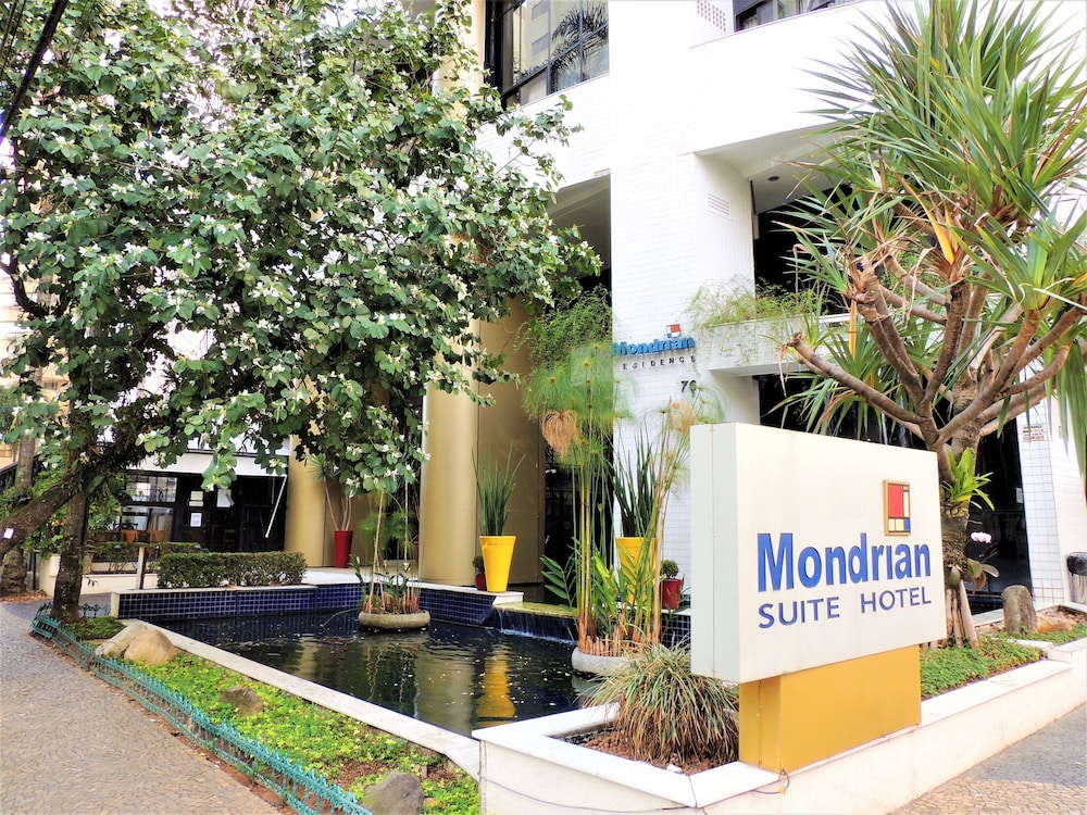 Mondrian Suite Hotel 6/82