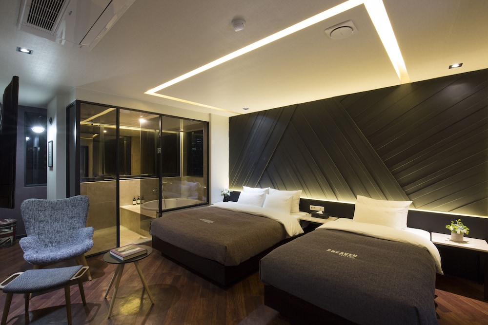 2 Heaven Hotel 22/69