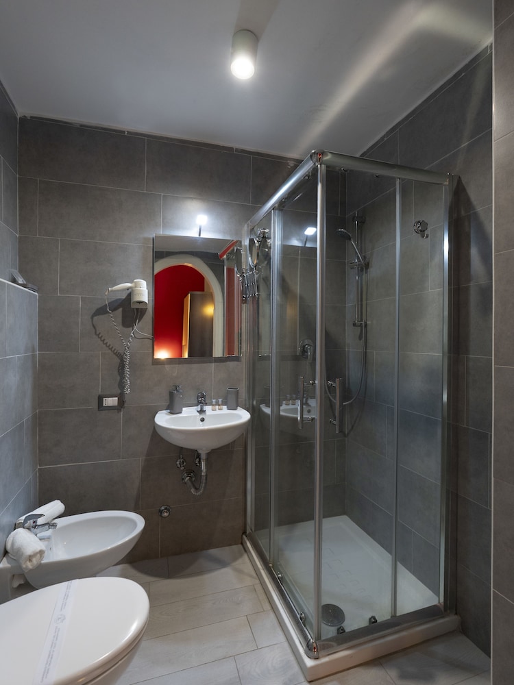 H Rooms Naples Boutique Hotel 48/50