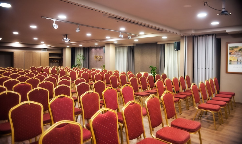 Mondial Hotel Tirana 67/70