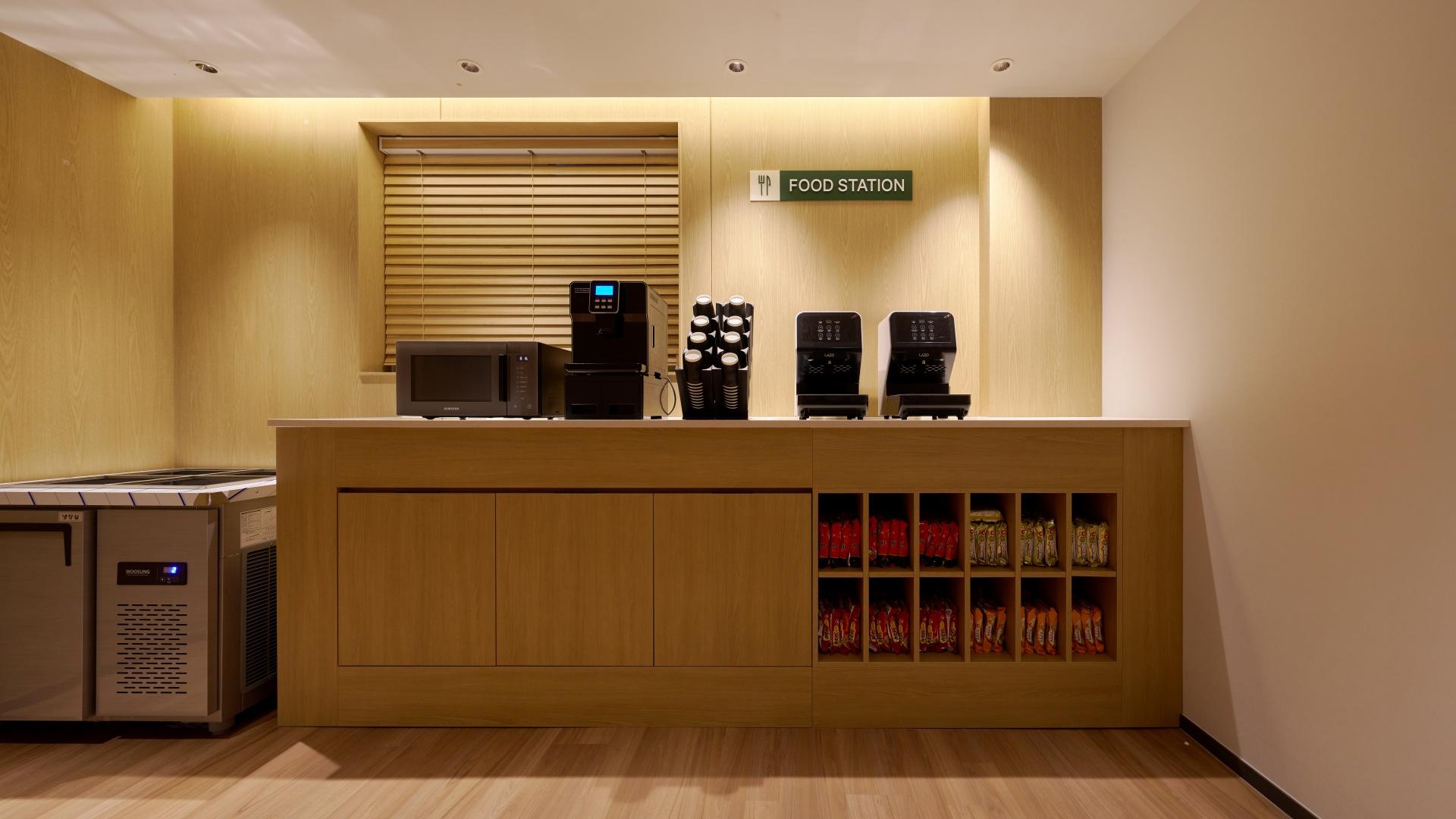 October Hotel 15/80