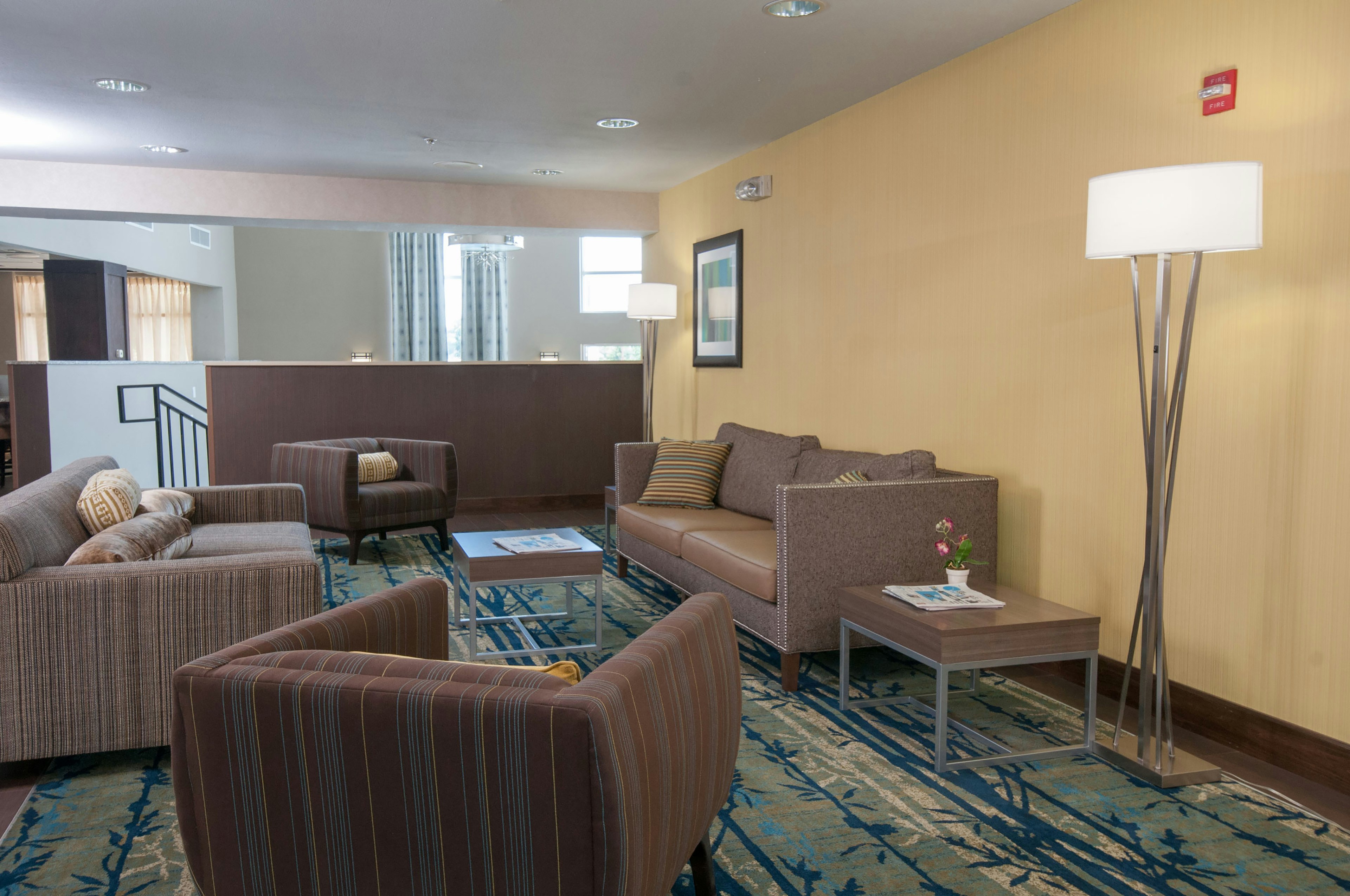 Holiday Inn Express & Suites San Antonio Rivercenter Area, an IHG Hotel 25/50