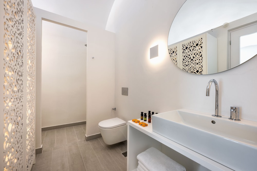 SENIOR, SUITE, PRIVATE POOL