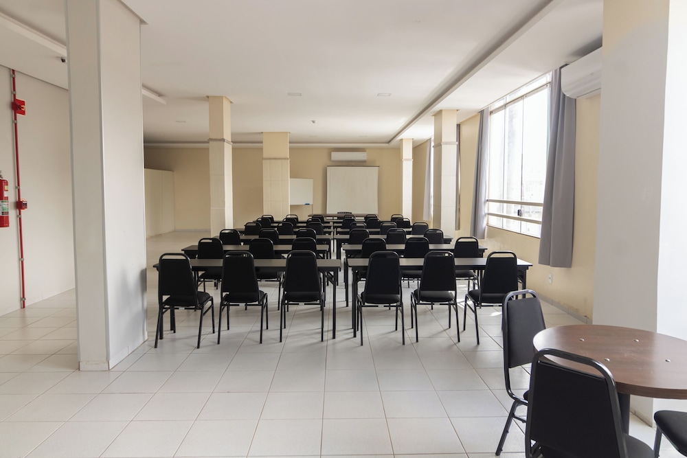 Honorato Plaza Hotel 41/52