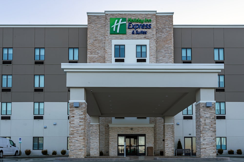 Holiday Inn Express & Suites Columbus - Worthington 5/58
