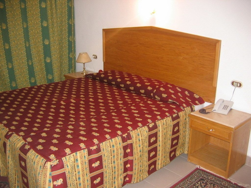 غرفة أساسية بسريرين منفصلين، Catherine Plaza 2/2
