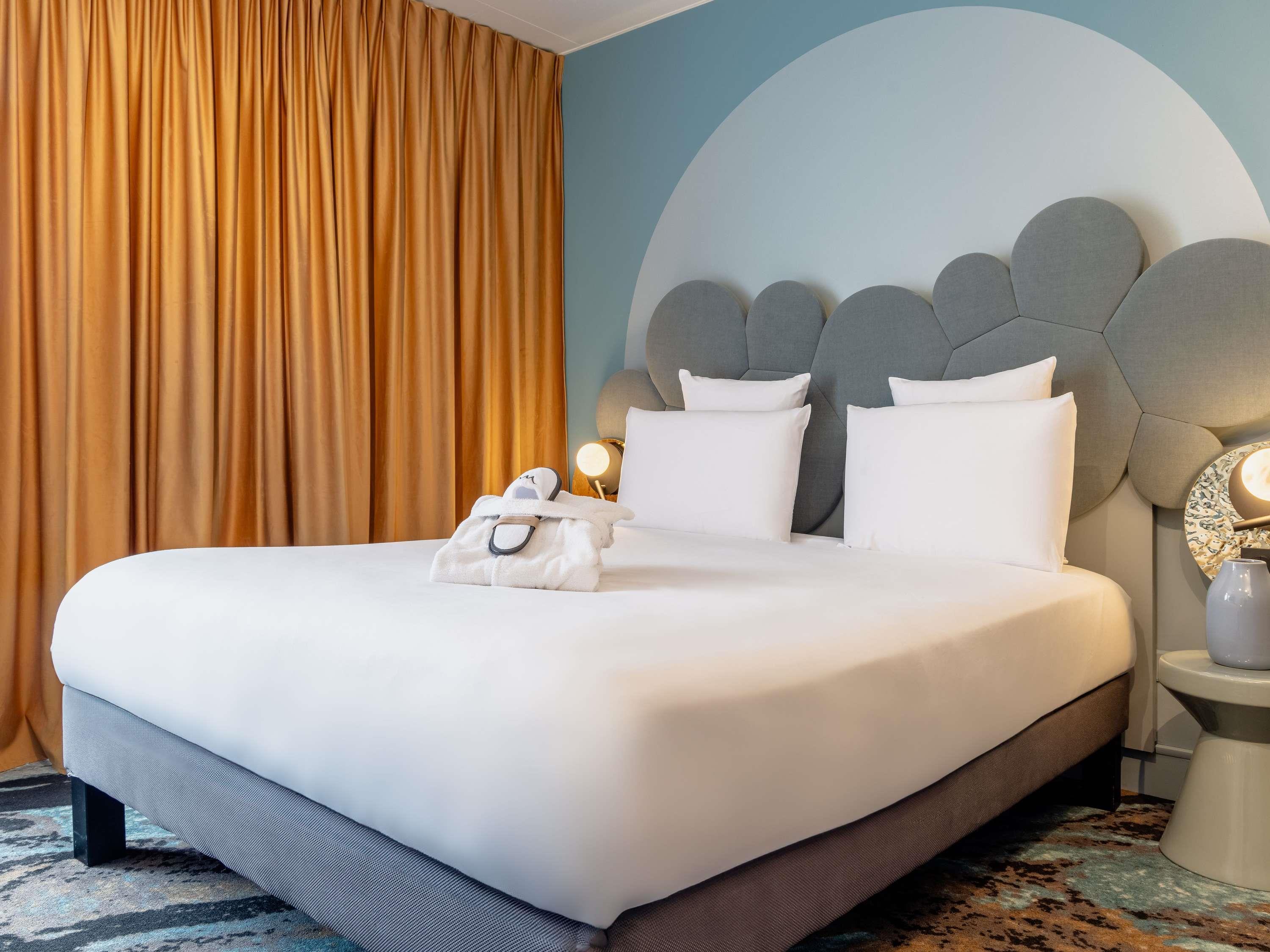 Room, Double Bed