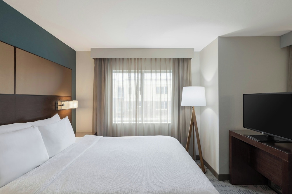 Residence Inn Des Moines Downtown 8/56