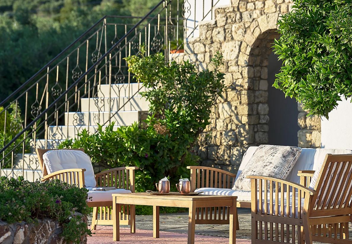 Glavas Inn 33/50