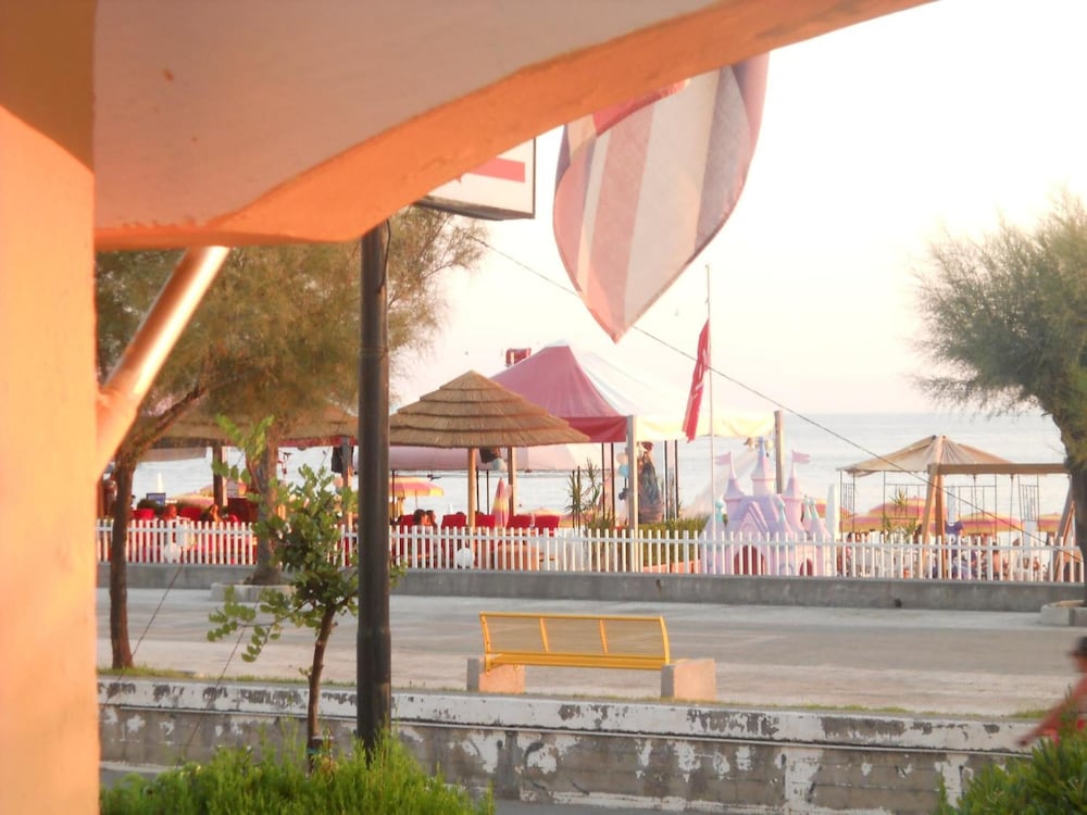 Hotel Harmony 40/41