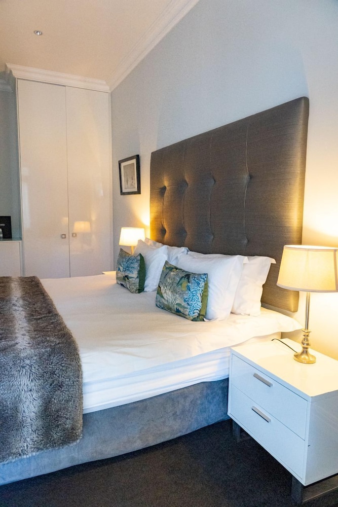 Three Boutique Hotel 27/79