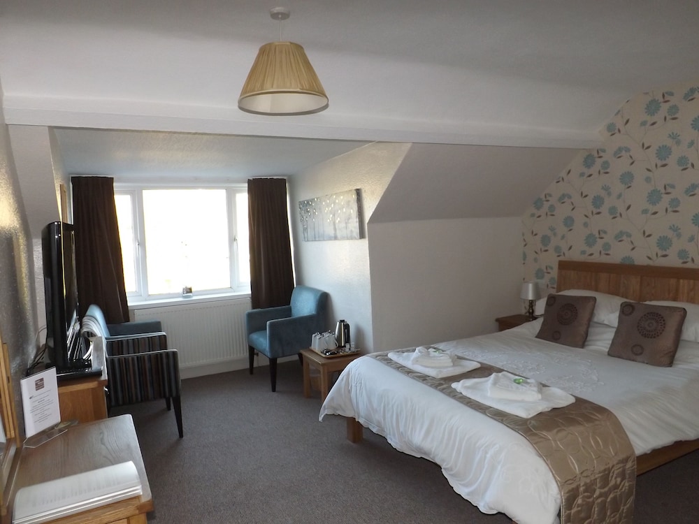 Cairn House 9/48