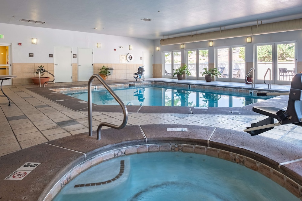 Hampton Inn Richfield 33/56