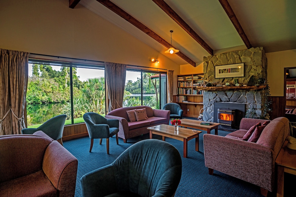 Lake Moeraki Wilderness Lodge 18/39