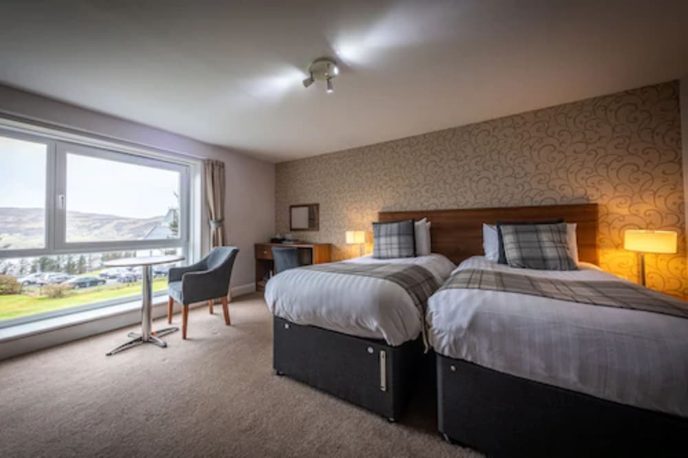 Uig Lodge Hotel 5/59
