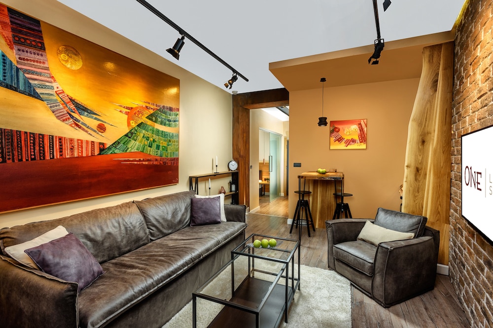 One Luxury Suites 57/72