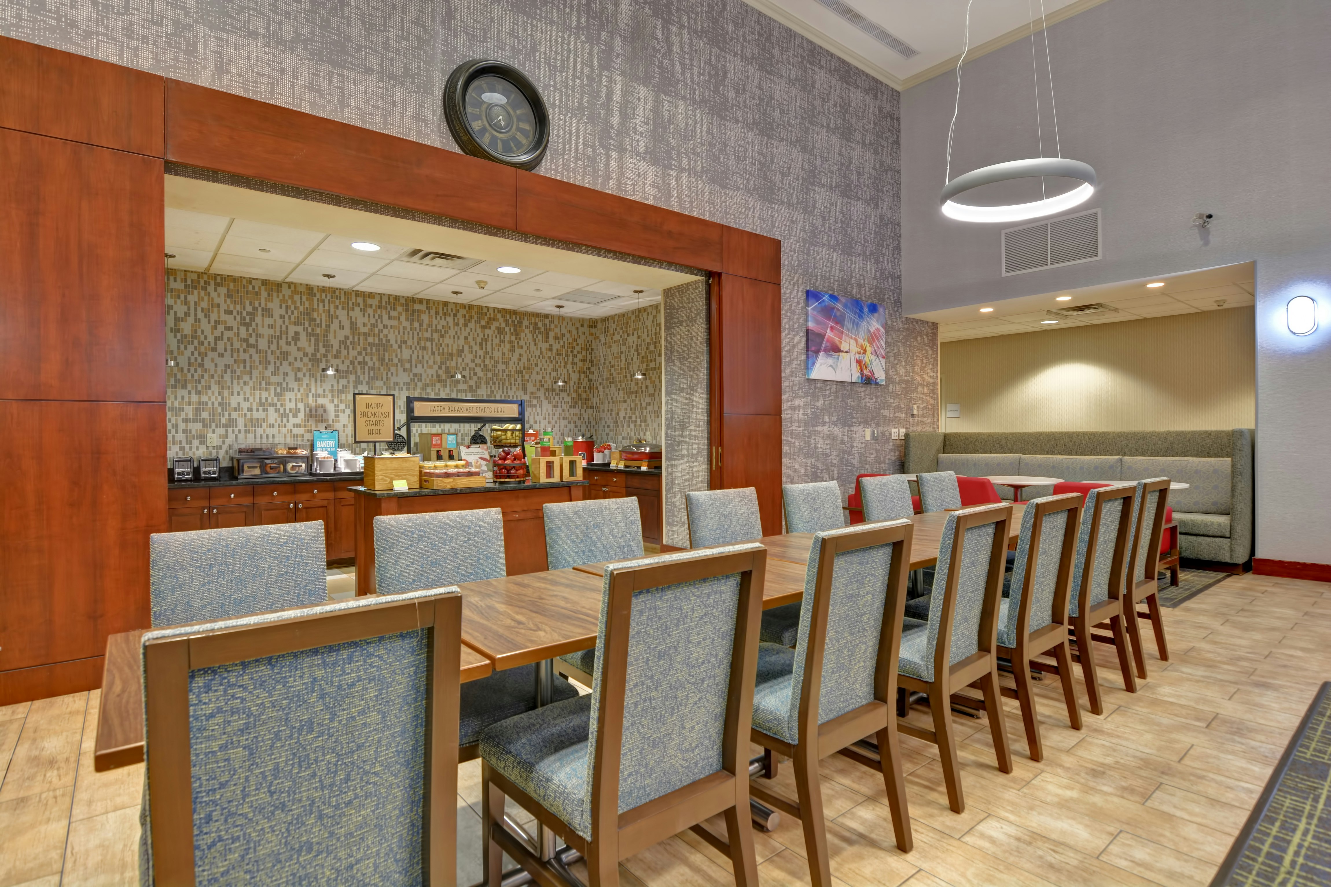 Hampton Inn Suites Newark Harrison Riverwalk 32/60