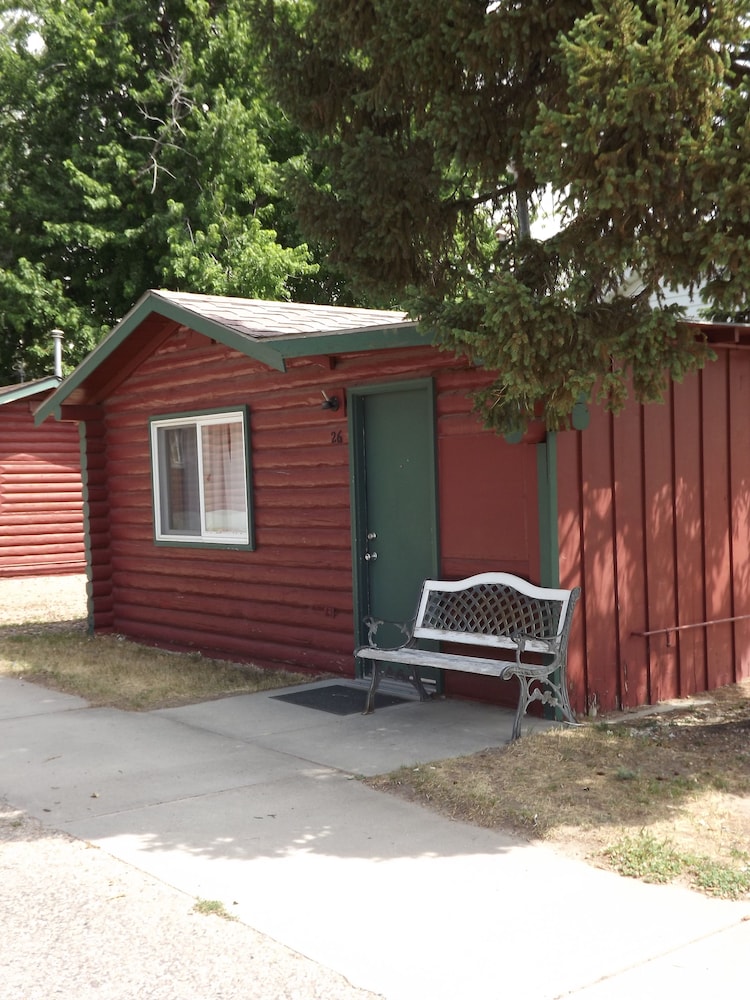 Z Bar Cabins and Motel 5/43