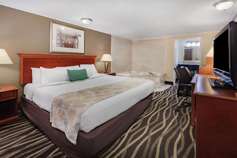 Monroe Hotel 22/52