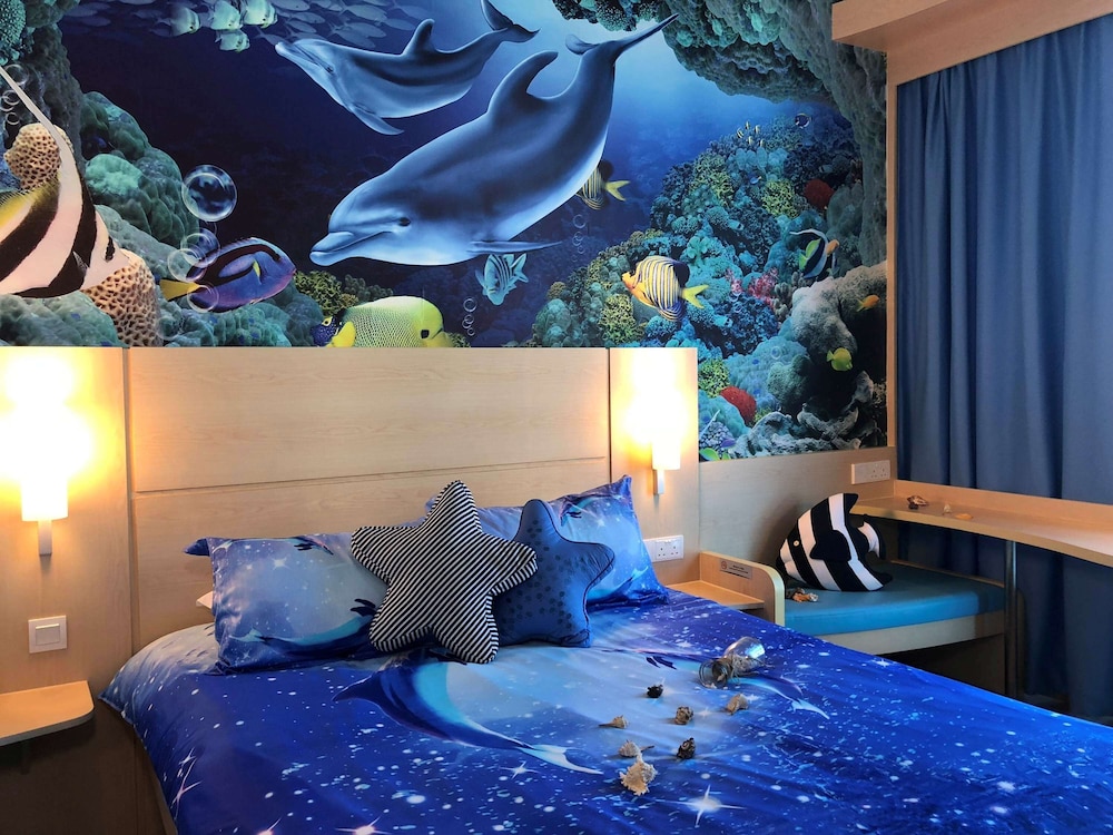Ibis Hong Kong Central & Sheung Wan Hotel 37/65