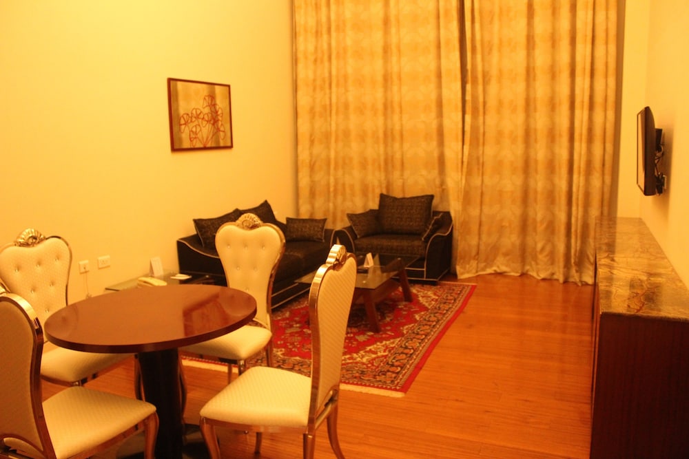 Ramada by Wyndham Jaipur Jaisinghpura 52/59