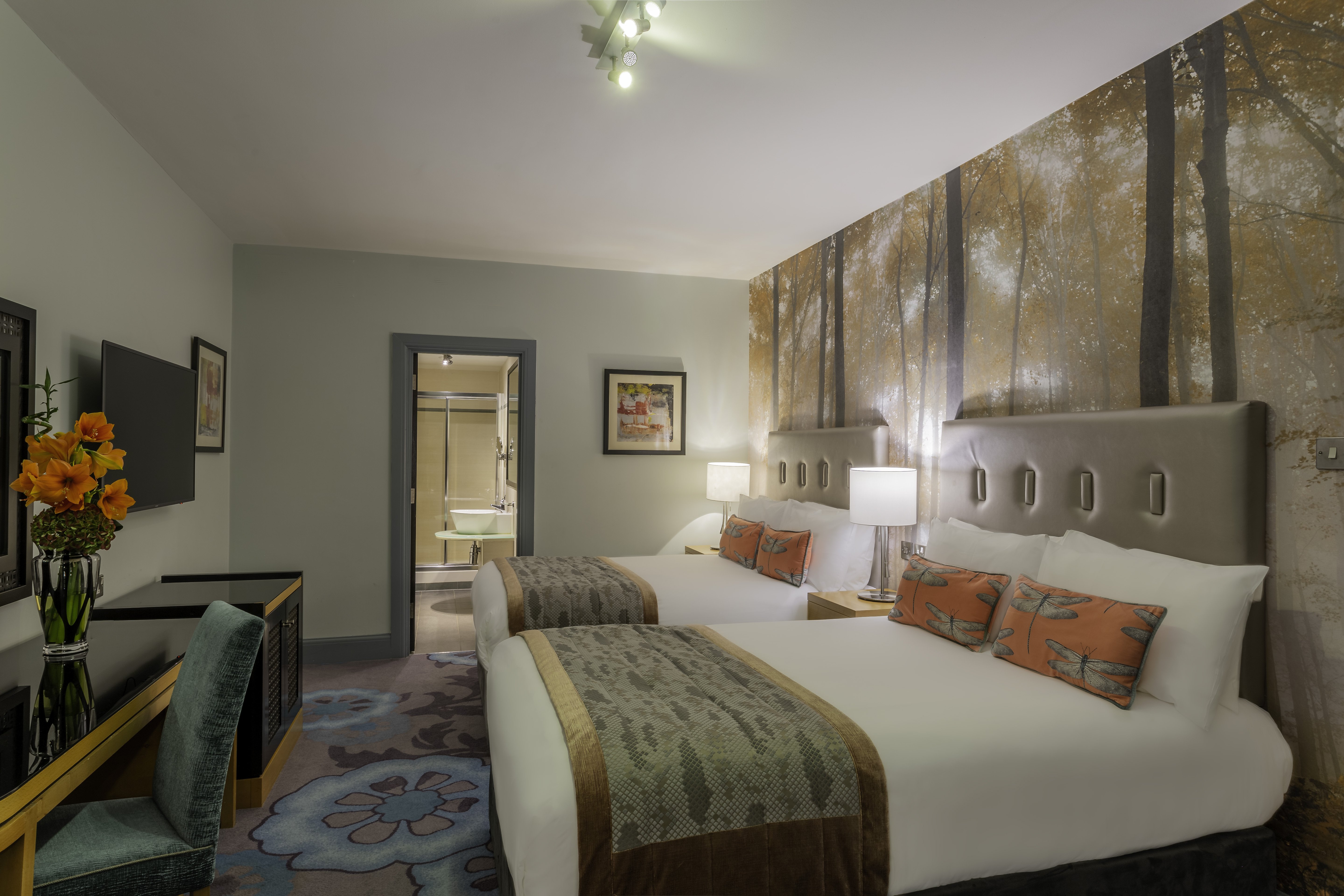 Standard, 2 Double Beds, Park View, Crowne Plaza Dublin Airport 3/5