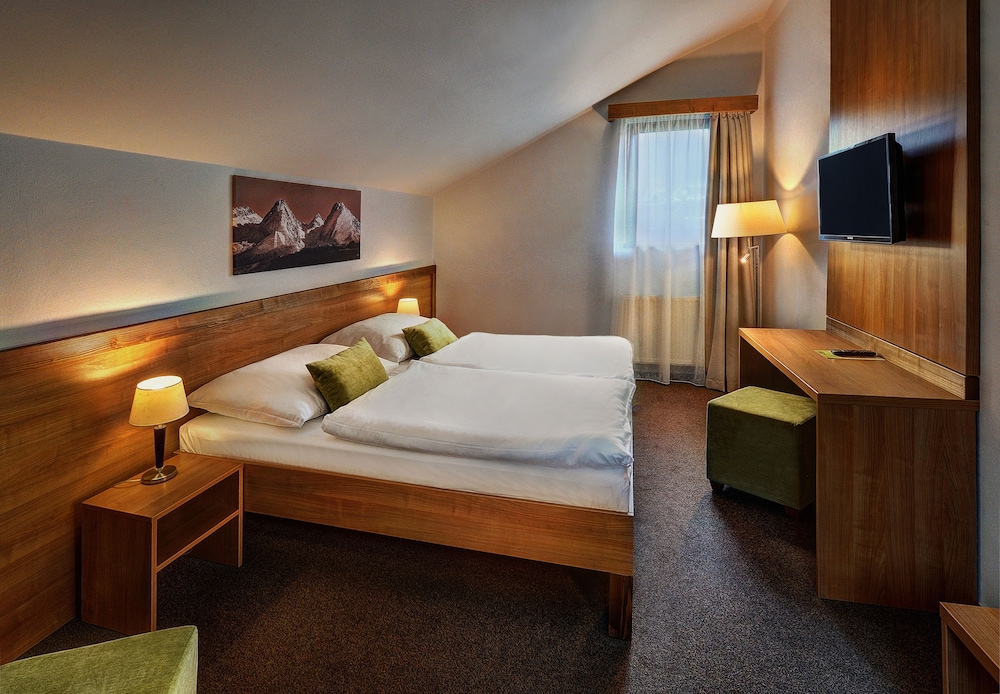 HOTEL FIS 13/35