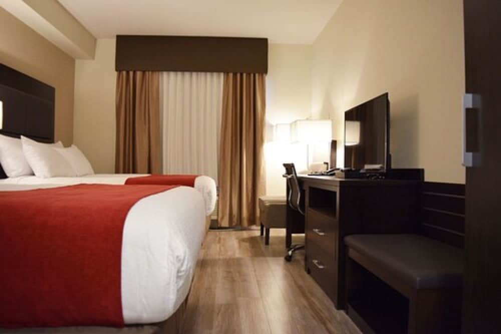 Days Inn by Wyndham 100 Mile House 5/24