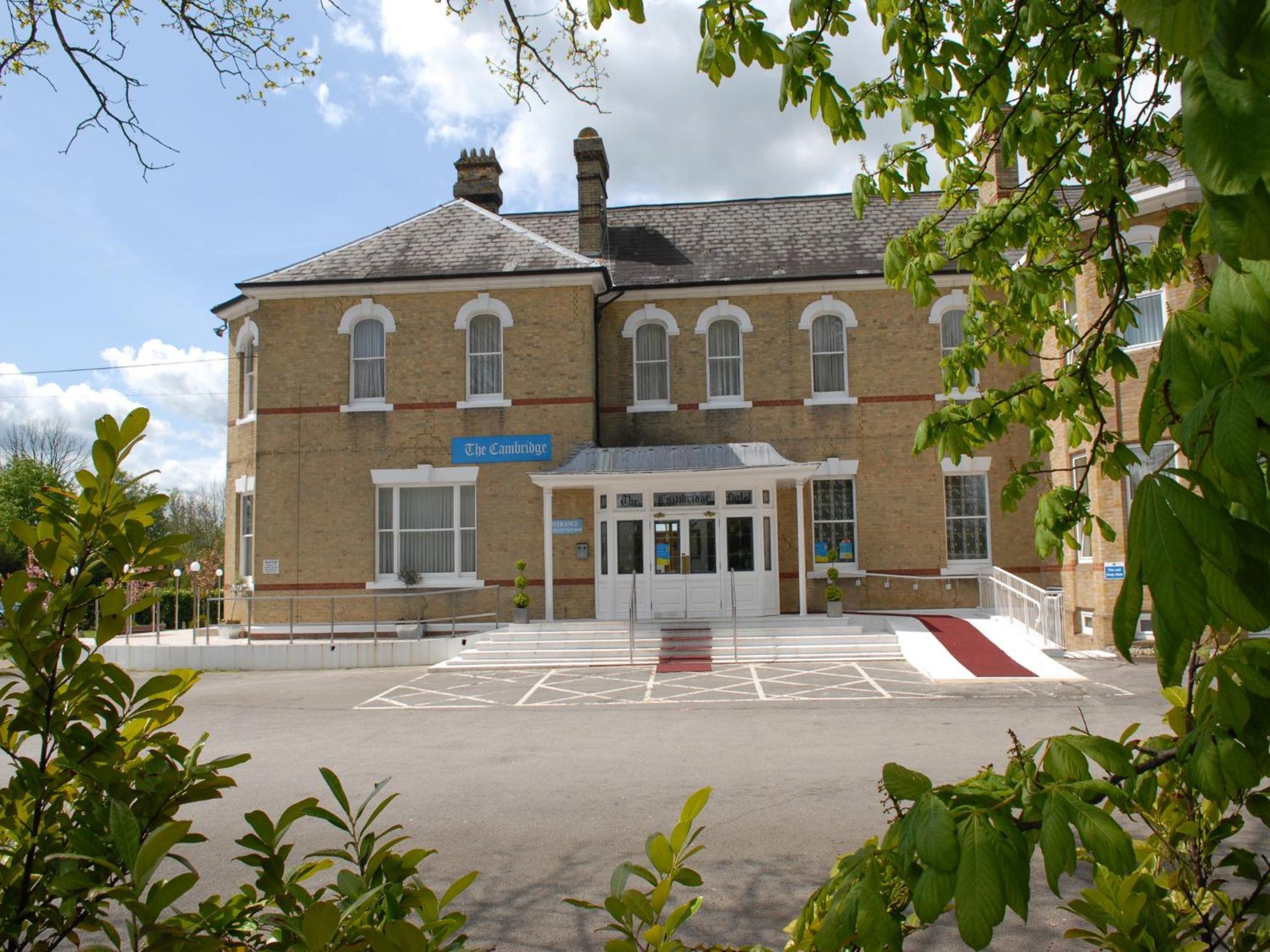 Gatwick Cambridge Hotel 3/53